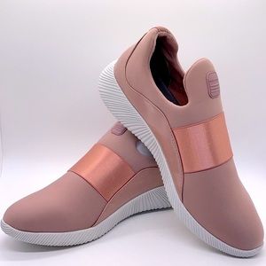 Rockport City Lites slip-on Women Sneakers  8.5  Wide width but not too wide